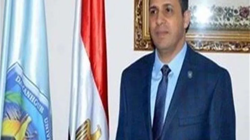 رئيس جامعة دمنهور يناقش الخطة الاستراتيجية لعملية التطوير