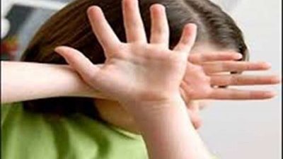 عجوز يهتك عرض طفلة عمرها 3 سنوات بحلوان