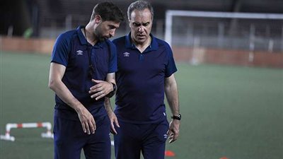 لاسارتي يجتمع بالجهاز المعاون قبل مران الأهلي