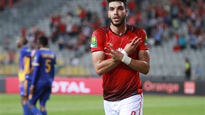 الأهلي عن إهدار أزارو للفرص: أي فريق يتمني وجوده.. ومواجهة سموحة صعبة