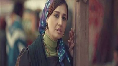 بالفيديو.. حلا شيحة تتابع مونتاج 