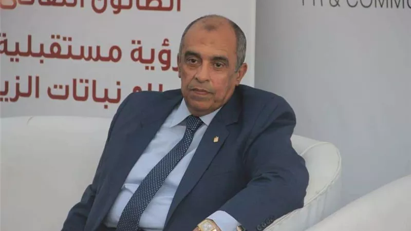 هالة زايد تبحث مع وزير الزراعة الأمراض المتعلقة بالصحة العامة