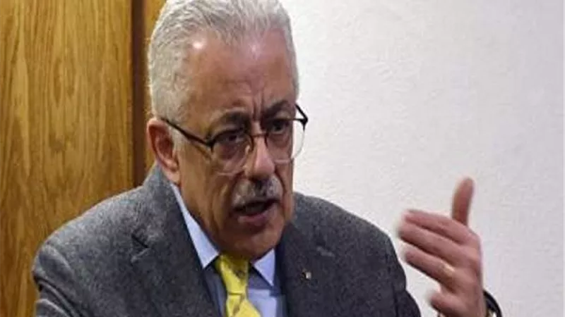 التعليم تطالب بتحديد المدارس الثانوية الغير جاهزة للامتحان بها ورقيًا