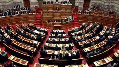 البرلمان اليوناني يناقش سحب الثقة من رئيس الوزراء