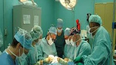نجاح جراحة دقيقة لطالبة في الأزهر مصابة بالتحدب في العمود الفقري
