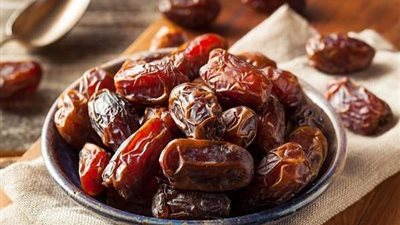لتوازن الجسم بعد الفطار.. احرص على تناول التمر على الريق
