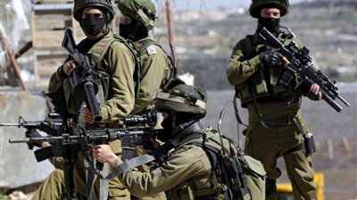 الاحتلال يعتقل 3 صيادين فلسطينين في بحر غزة