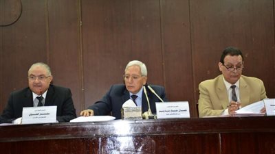 شاروبيم يشدد على سرعة الانتهاء من تخصيص وإقامة بعض المشروعات بالدقهلية