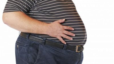 تعرف على أسباب زيادة وزن الرجل بعد الزواج