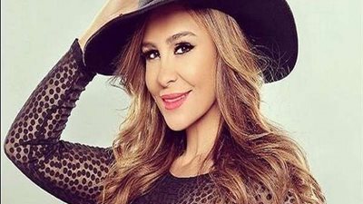 كارول سماحة: ذهبت لطبيب نفسي للعلاج من حبي للرجالة الكبيرة
