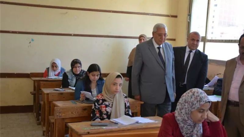 شاروبيم يتفقد لجان امتحانات الشهادة الإعدادية بالدقهلية