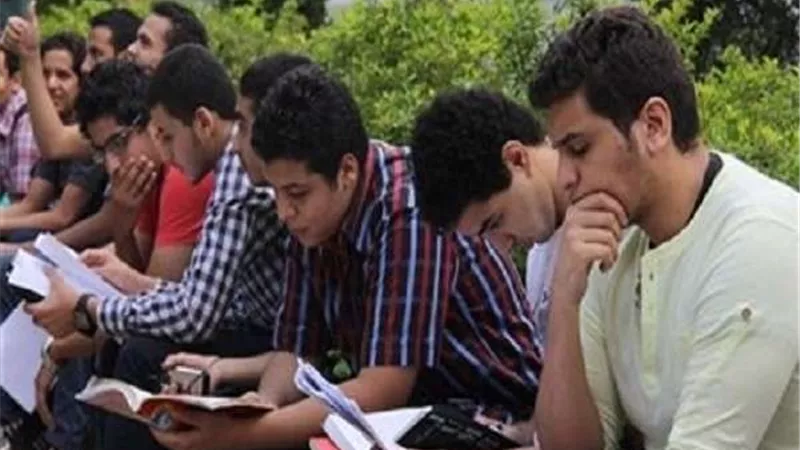 اليوم.. تسليم أرقام جلوس طلاب الثانوية العامة