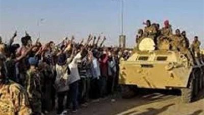 محتجون سودانيون يغلقون عددا من الطرق الرئيسية في الخرطوم