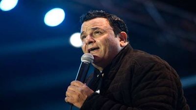 محمد فؤاد يشعل خيمة ليالي الميرلاند بحضور كامل العدد