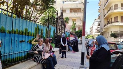 أداء امتحانات أولي ثانوي ورقيًا ما عدا ثلاث مدارس بالقليوبية