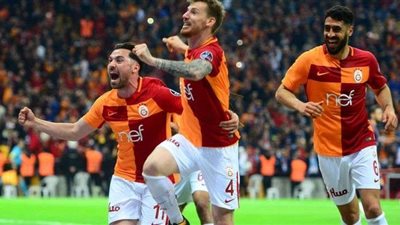 جالطة سراي يتوج بالدوري التركي  بعد صراع مع باشاك شهير