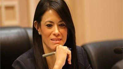 وزيرة السياحة تزور مصابي حادث الجيزة وتصطحب بعضهمم في جولة