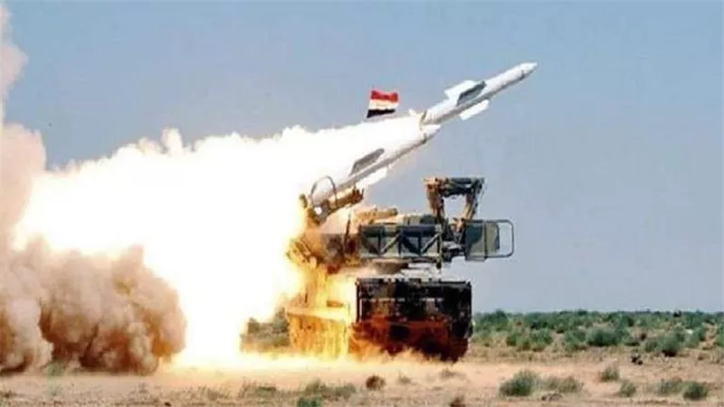 سوريا: الدفاع الجوي يتصدى لأهداف معادية في دمشق