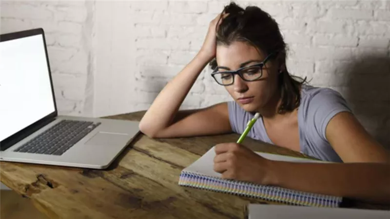 لطلاب الثانوية العامة..  احذر من المذاكرة في تلك الأوقات الرمضانية