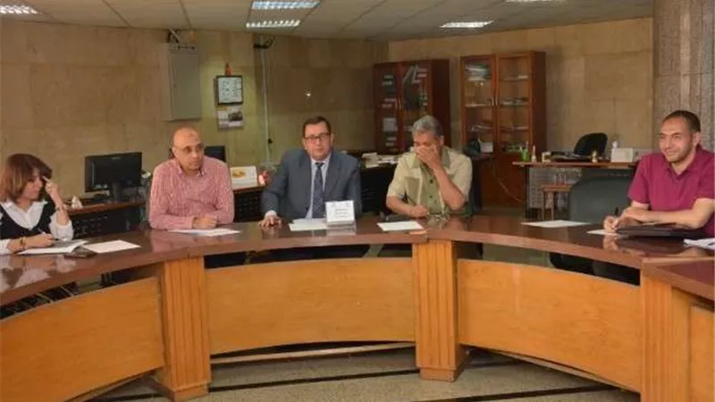 جامعة أسيوط تشهد الاجتماع الأول للجنة دراسة الوضع الراهن للجهاز الإداري