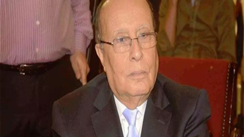 محمد فاضل:عادل إمام صنع لنفسه ركنا خاصا بالنجومية