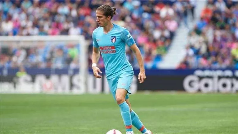 لاعب أتليتكو مدريد يعرض خدماته على برشلونة