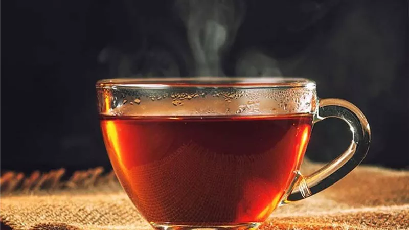 دراسة: شرب الشاى ساخن يسبب سرطان المرئ