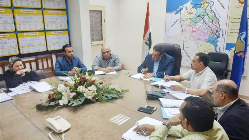 محافظ البحيرة يشدد على تذليل كافة العقبات لدفع عجلة الاستثمار بالمحافظة