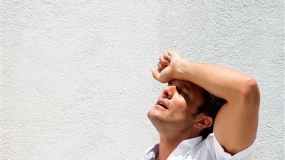 بعد تحذير الأرصاد.. 10 أعراض تنذرك بالإصابة بالإجهاد الحراري