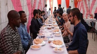 إفطار جماعى للطلاب الوافدين بـ