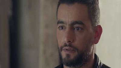 قمر هادي الحلقة 19 .. هاني سلامة يكشف المتسبب فيما يحدث له