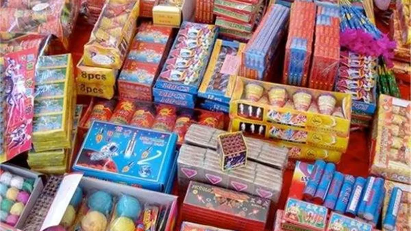 حبس تاجر ألعاب نارية 4 أيام على ذمة التحقيق بالجمالية