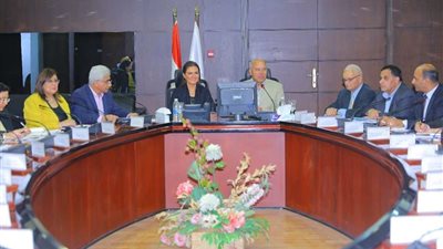كامل الوزير وسحر نصر يبحثان سُبل تدعيم الاستثمار في مجال النقل بمصر