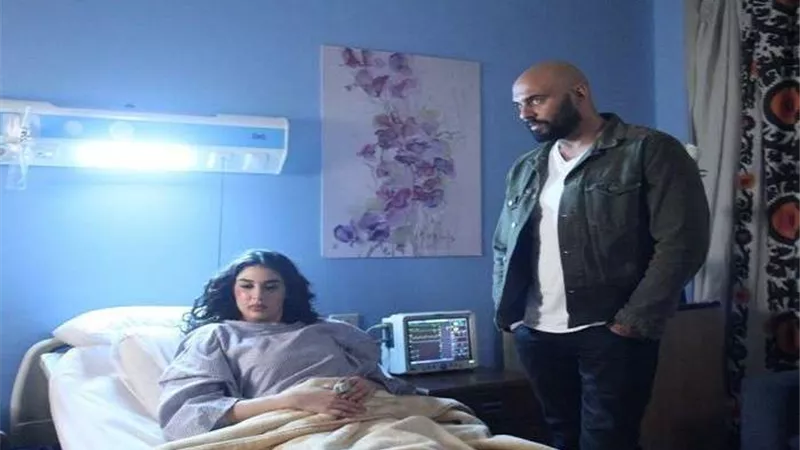 مسلسل حكايتي الحلقة 22..  فريدة عسل تعاني من حالة نفسية بسبب 