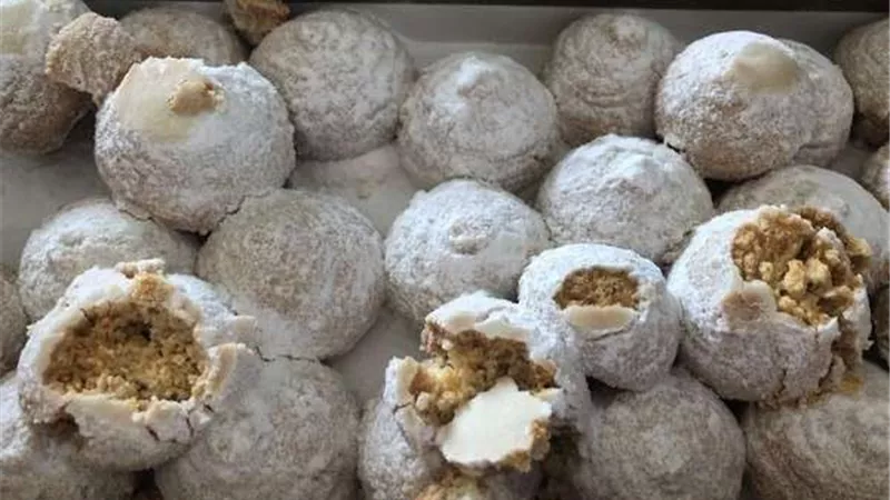 بالأسعار.. شيفات مصريات يُقيّمن كعك العيد في محلات مصر