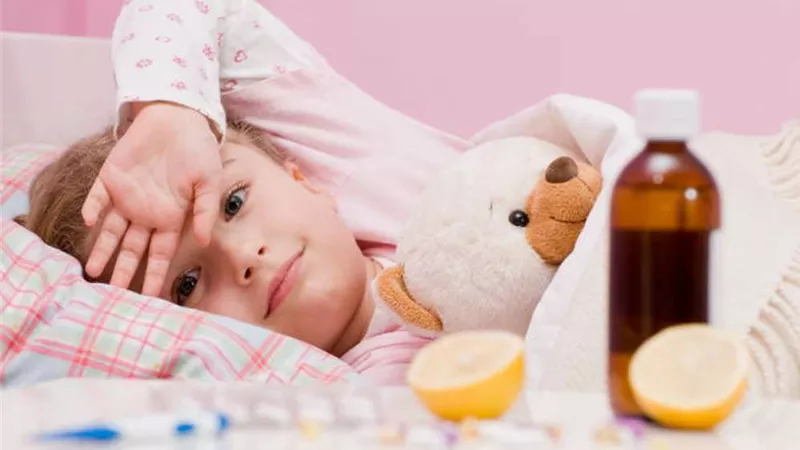 وداعًا للأدوية.. 5 مشروبات لعلاج البرد والسعال عند الأطفال