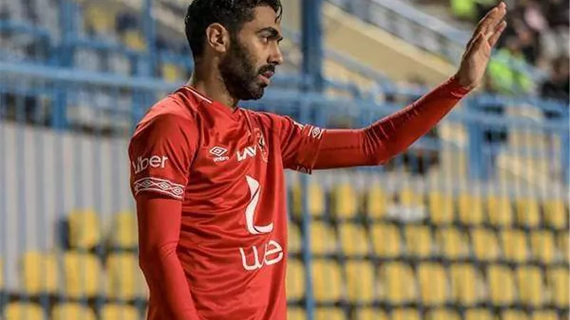 تدريبات بدنية لحسين الشحات على هامش مران الأهلي