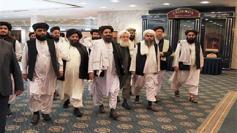 وفد من طالبان الأفغانية يصل موسكو لاستئناف محادثات السلام