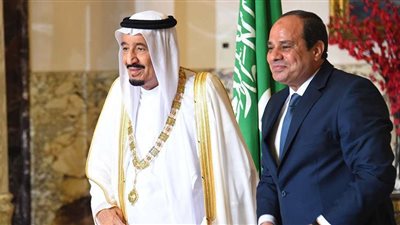 الملك سلمان يلتقي الرئيس السيسي على هامش القمة الإسلامية في مكة