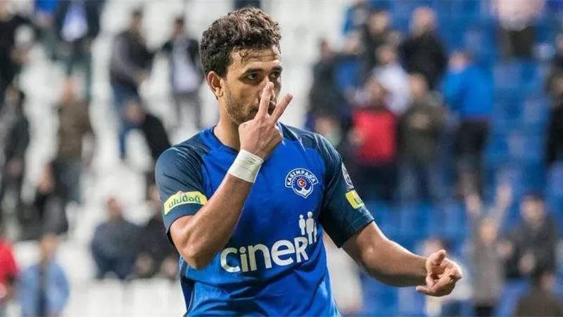 موقع تركي يختار تريزيجيه في التشكيلة المثالية للدوري