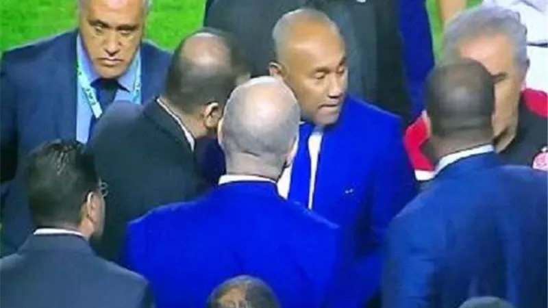 بسبب هدف الوداد الملغي.. الصحافة المغربية تطالب برحيل رئيس الكاف