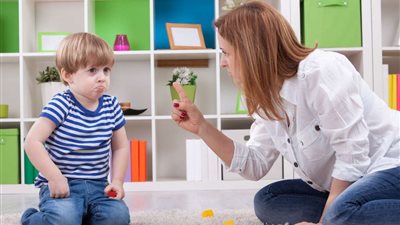 5 عبارات توقفي فورًا عن قولها لأبنائك