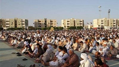 المسلمون في إندونيسيا يؤدون صلاة عيد الفطر