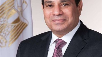 الرئيس السيسي يحتفل  بالعيد مع أبناء الشهداء بمركز المنارة