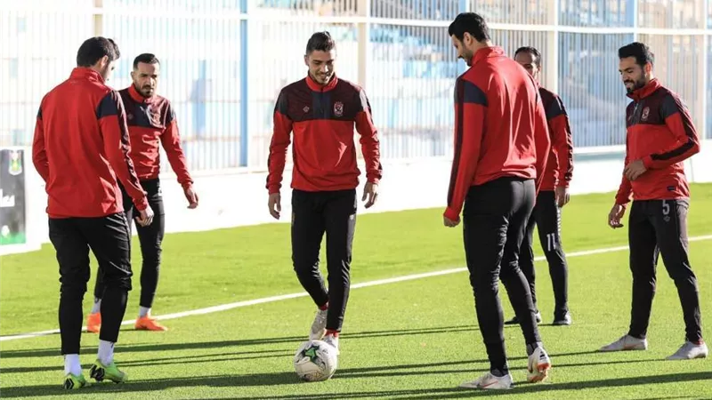 الأهلي يكشف سبب غياب اللاعبين الدوليين عن المران
