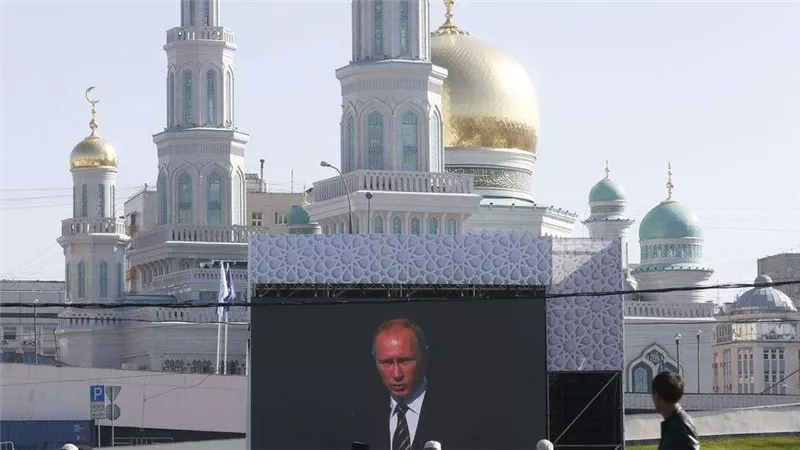 بوتين يهنئ مسلمي روسيا بعيد الفطر