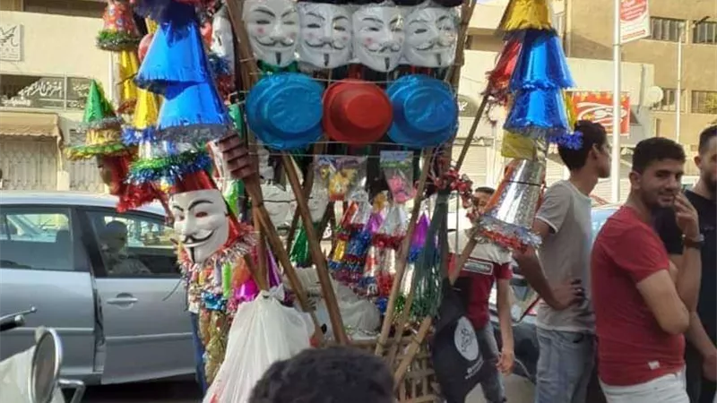 جوائز وهدايا احتفالًا بالعيد في ساحات الصلاة بالوادي الجديد