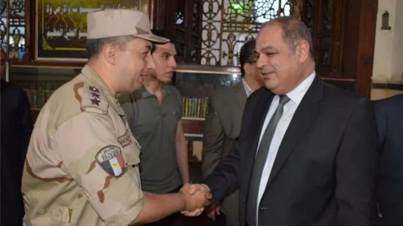 محافظ الغربية يؤدي صلاة العيد بمسجد الأحمدي بطنطا وسط آلاف المواطنين