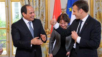 السيسي وماكرون يتفقدان العاصمة الإدارية الجديدة