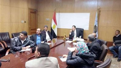 مناقشة خطة العمل بتطبيق مشروع الهوية البصرية بـ